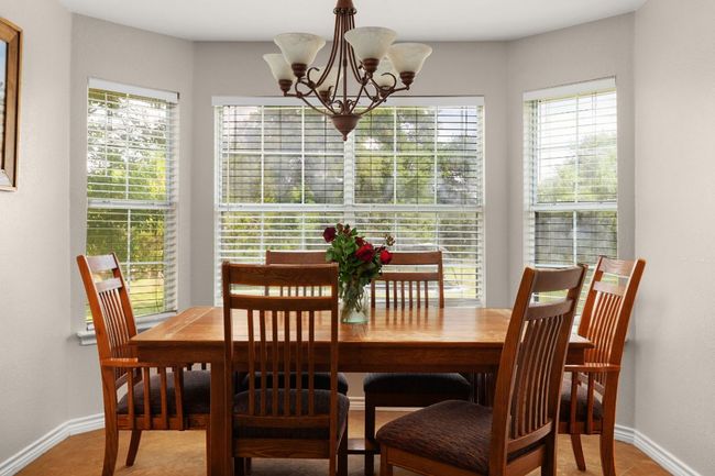 What a way to wake up. All the natural light with views of nature! | Image 8