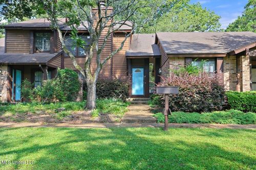 2 Shore Dr, Clinton, MS, 39056-3546 | Card Image