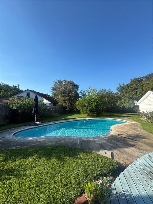 315 Cedar Ln, El Lago, TX, 77586-6113 | Card Image