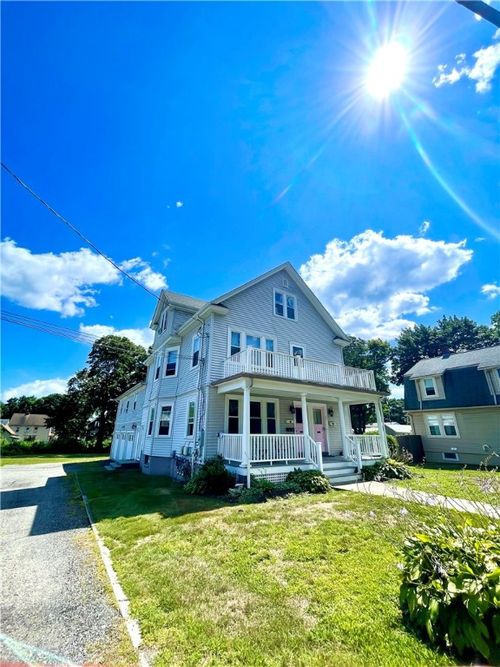 20 North St, Warwick, RI, 02886-1235 | Card Image