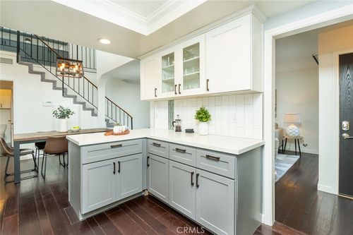 12421 Ramona Ave, Hawthorne, CA, 90250-4327 | Card Image