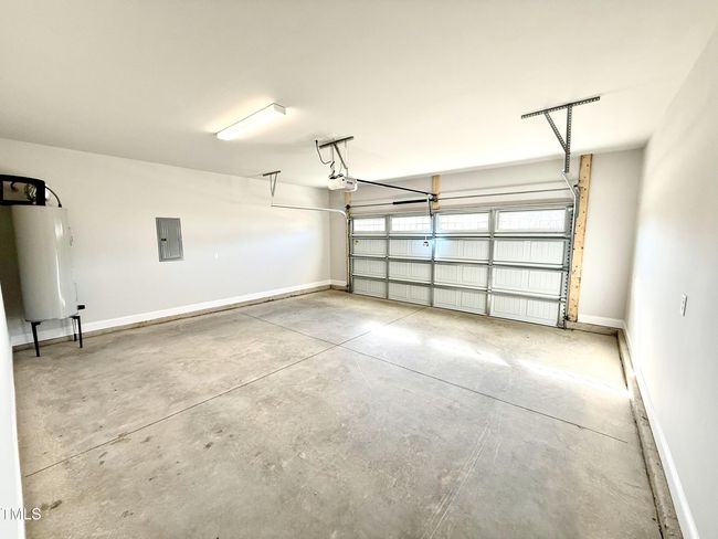 garage | Image 25