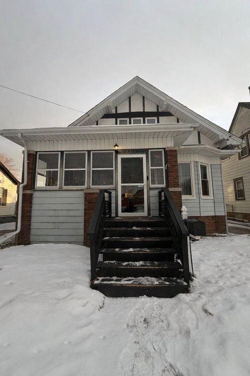 2215 W High Street, RACINE, WI, 53404 | Card Image