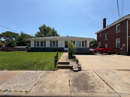 736 W 5th St, Washington, MO, 63090-1922 | Card Image