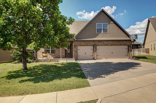 813 E Romeo Ct, Nixa, MO, 65714-9181 | Card Image