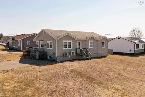 1 Casper Court, Amherst, NS, B4H0A7 | Card Image