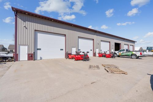 4231 Alexandra Dr, Waterloo, IA, 50702 | Card Image