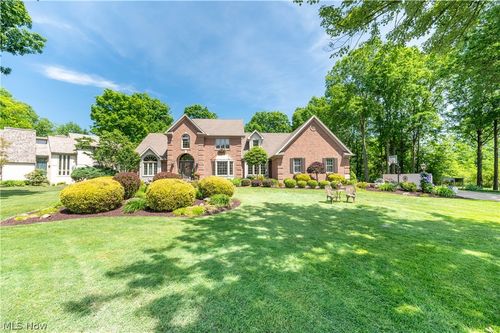 5581 Kingwood Ln, Girard, OH, 44420-1623 | Card Image