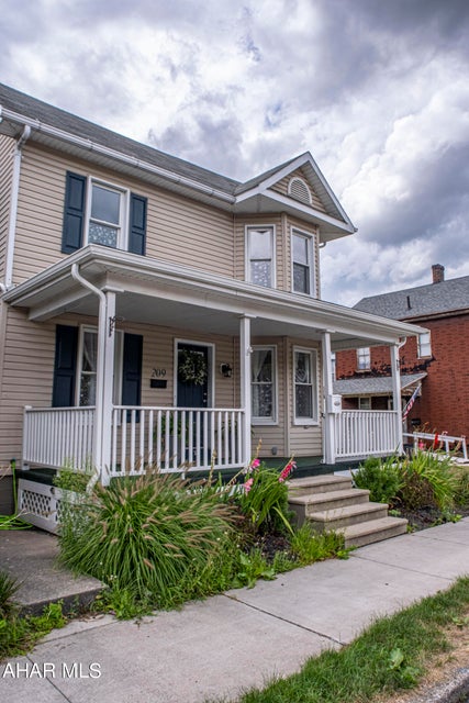 Bedford St, Hollidaysburg, PA 16648