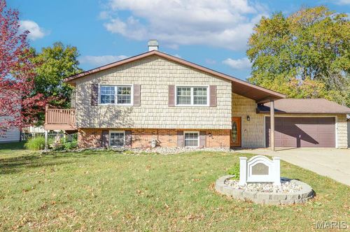 409 Thouvenot Ln, New Baden, IL, 62265-1124 | Card Image