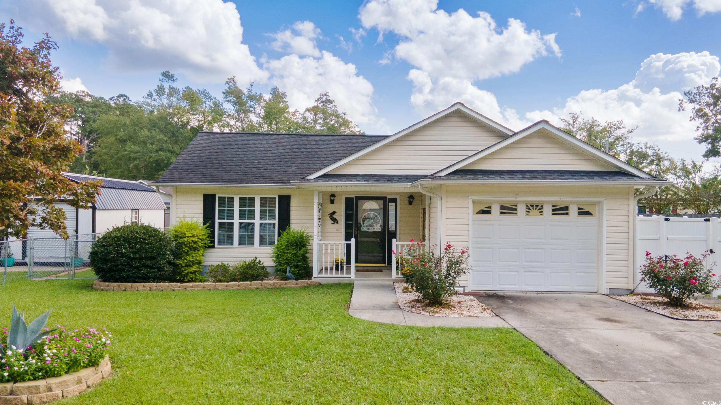 Triangle St, Loris, SC 29569
