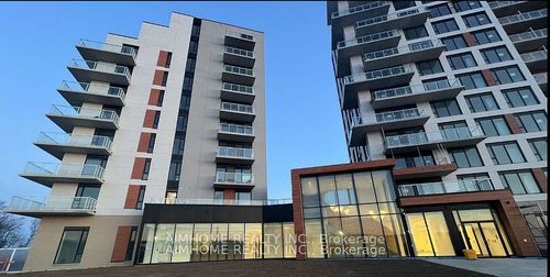 621-2 David Eyer Rd, Richmond Hill, ON, L4S0N6 | Card Image