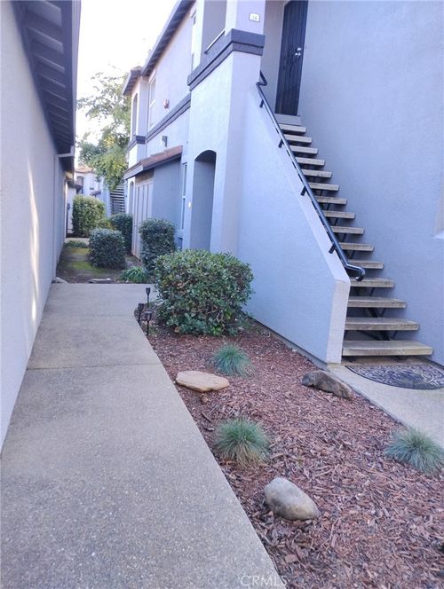 5201 Unit 27 Laguna Oaks Dr, Elk Grove, CA, 95758-7318 | Card Image