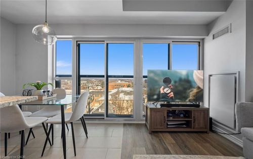 427 Aberdeen Ave, Hamilton, ON, L8P2S4 | Card Image