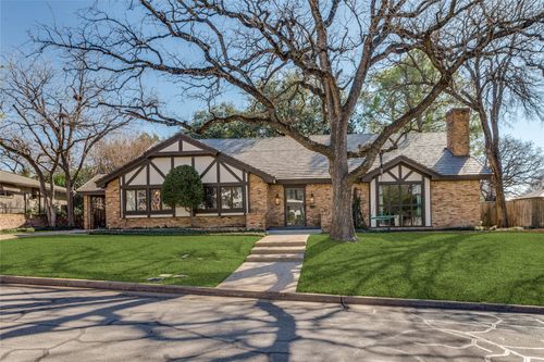 1213 Greenbriar Ln, Arlington, TX, 76013-1015 | Card Image