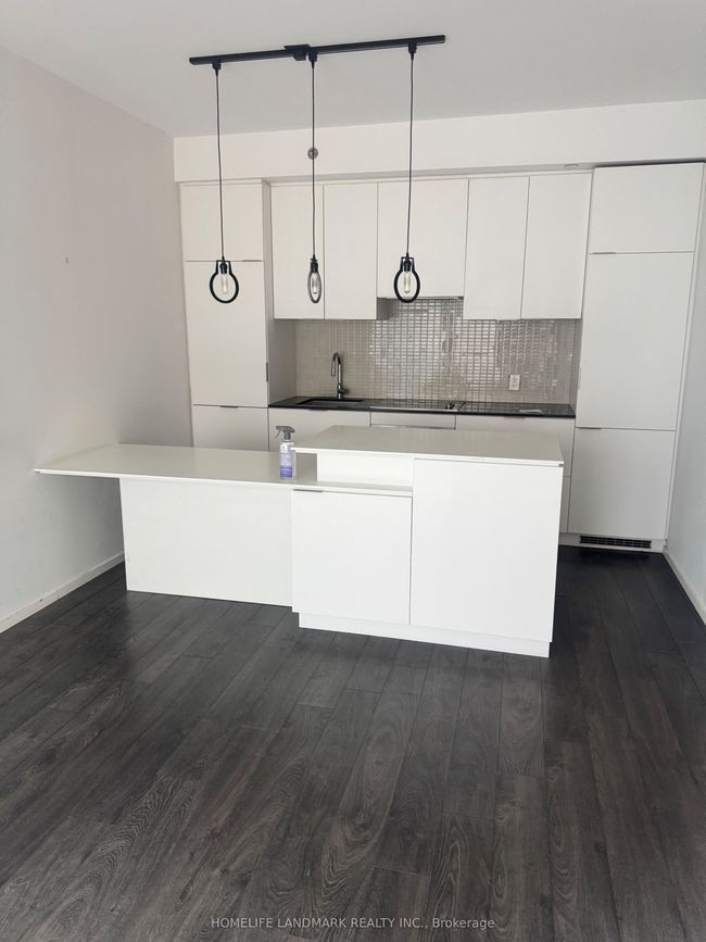 1406 - 5 St Joseph St, Condo with 1 bedrooms, 1 bathrooms and null parking in Toronto ON | Image 10