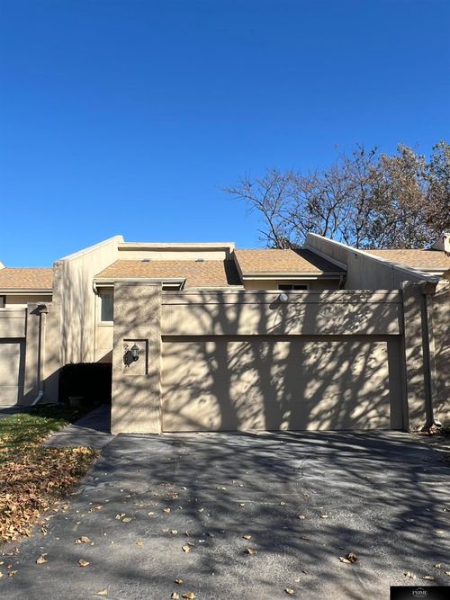 2909 S 160th Plz, Omaha, NE, 68130-2037 | Card Image