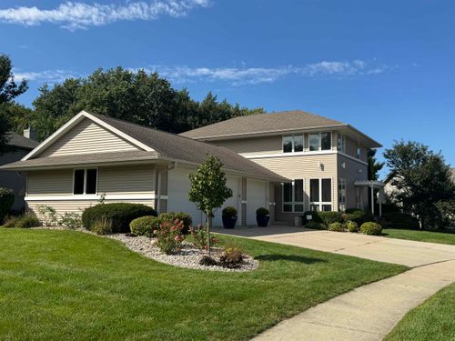 4101 Castlemoor Dr, Janesville, WI, 53546-9380 | Card Image