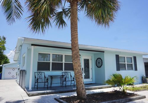 323 W W. Pine Street, Lantana, FL, 33462 | Card Image