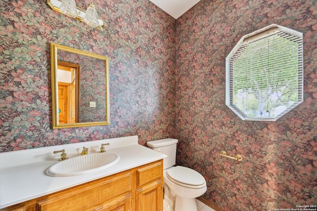 640 Woodlake Dr, House other with 5 bedrooms, 5 bathrooms and null parking in Mcqueeney TX | Image 30