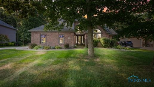 Royal Oak Dr, Holland, OH 43528