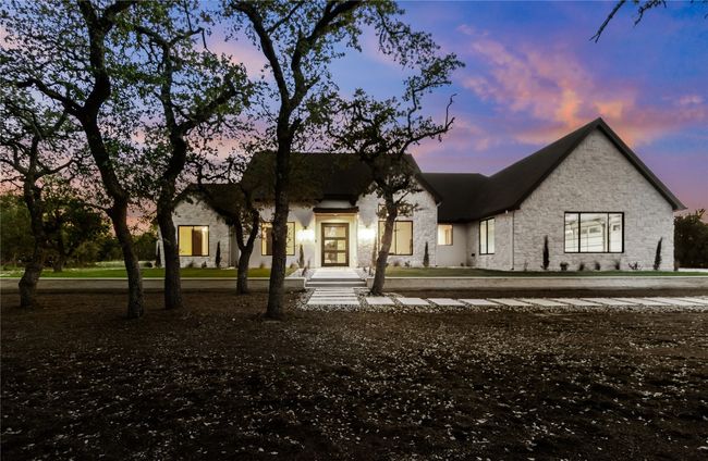 208 Stonegate Ln, House other with 4 bedrooms, 3 bathrooms and 5 parking in Dripping Springs TX | Image 4
