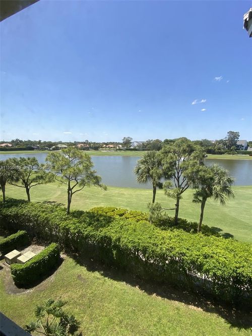 405-3521 Village Blvd, West Palm Beach, FL, 33409-7445 | Card Image