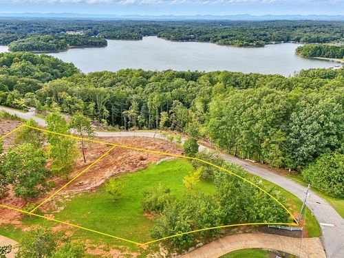 3325 Montvale Dr, Gainesville, GA, 30506-1032 | Card Image