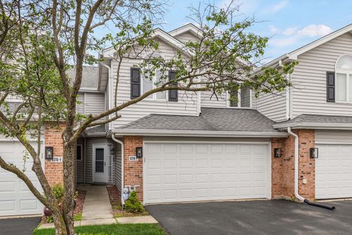 f-8316 Highpoint Cir, Darien, IL, 60561-6612 | Card Image