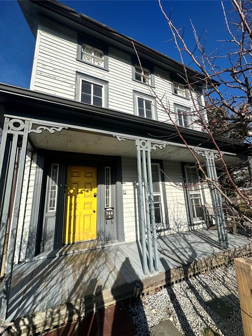 2-744 Main St, Greenport, NY, 11944-1446 | Card Image