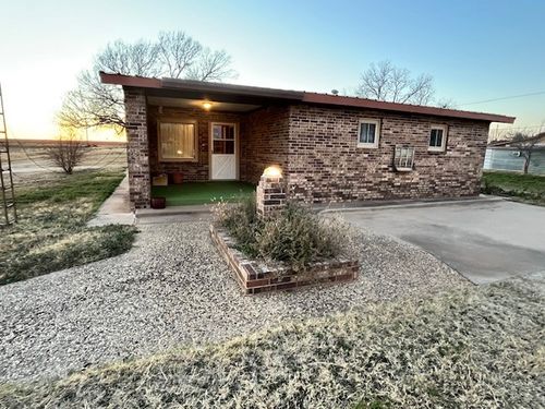 511 S Lyon St, Roby, TX, 79543-2167 | Card Image