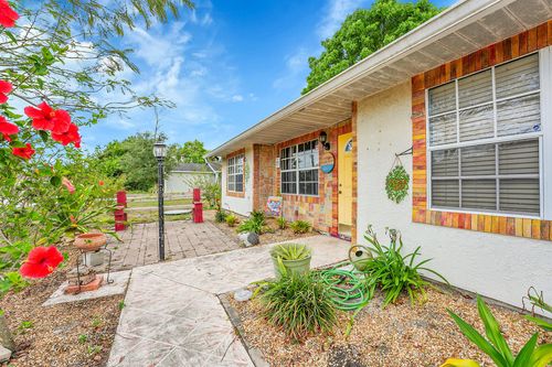 1742 Hampshire Ln, Port Saint Lucie, FL, 34953-2045 | Card Image