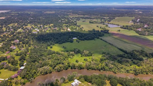 250 County Road 498, Home with 3 bedrooms, 2 bathrooms and 6 parking in Sweeny TX | Image 30