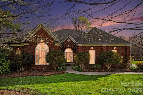 8407 Locksley Dr, Harrisburg, NC, 28075-6662 | Card Image