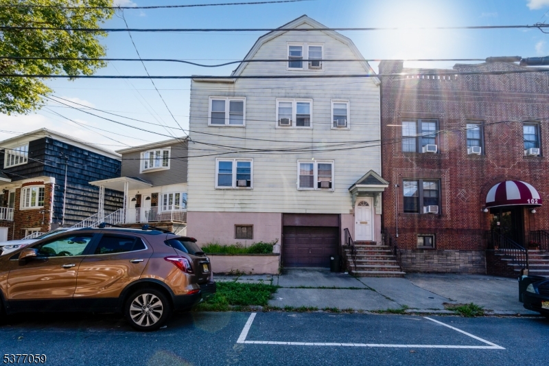 Residential Income in Bayonne City 3