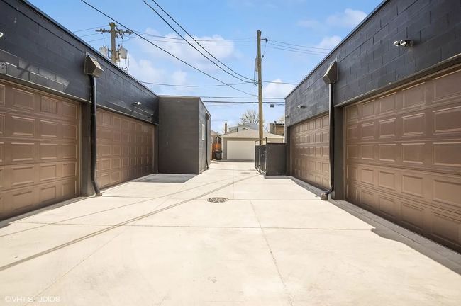 103 - 4177 W Belmont Ave, Condo with 3 bedrooms, 2 bathrooms and 2 parking in Chicago IL | Image 20