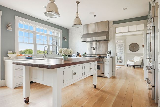 27 Cognewaugh Rd, House other with 5 bedrooms, 6 bathrooms and 7 parking in Cos Cob CT | Image 7