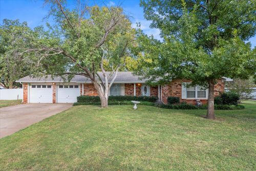 909 S Hockley, Sundown, TX, 79372-1512 | Card Image