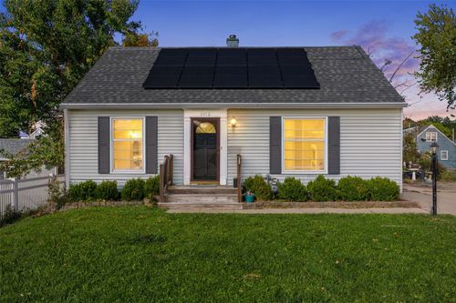 2712 Dalewood Ave Se, Cedar Rapids, IA, 52403-3031 | Card Image