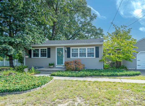 535 Jackson Ave, Brick, NJ, 08723-4136 | Card Image