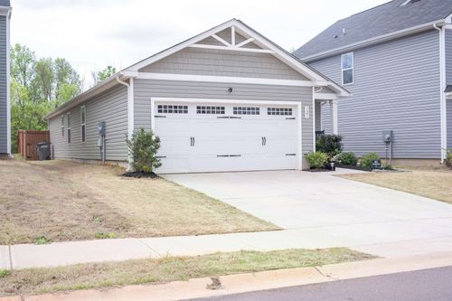 121 Davis Grove Ln, Piedmont, SC, 29673-9885 | Card Image