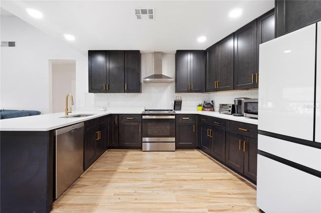 2556 Arborwood Dr, House other with 4 bedrooms, 2 bathrooms and null parking in Valrico FL | Image 12
