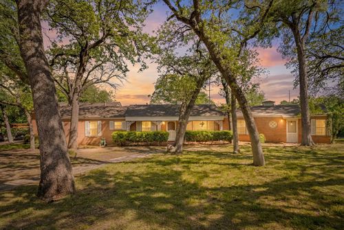 1504 Smilax Ave, Fort Worth, TX, 76111-1428 | Card Image