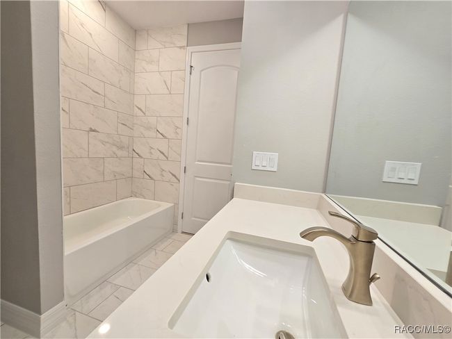 GUEST BATHROOM | Image 26