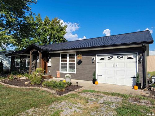 616 Seminary St, Flora, IL, 62839-1123 | Card Image