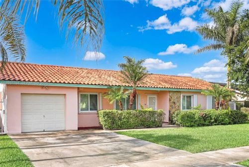 11211 Sw 138th Ter, Miami, FL, 33176-6422 | Card Image