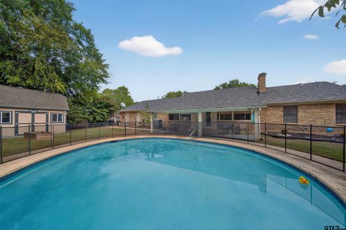 707 N Sherwood Dr, Overton, TX, 75684-1035 | Card Image