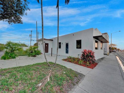 5232 Pembroke Rd, HOLLYWOOD, FL, 33021-8038 | Card Image