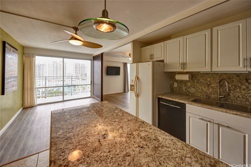 apt-1807-1655 Makaloa St, Honolulu, HI, 96814-3927 | Card Image
