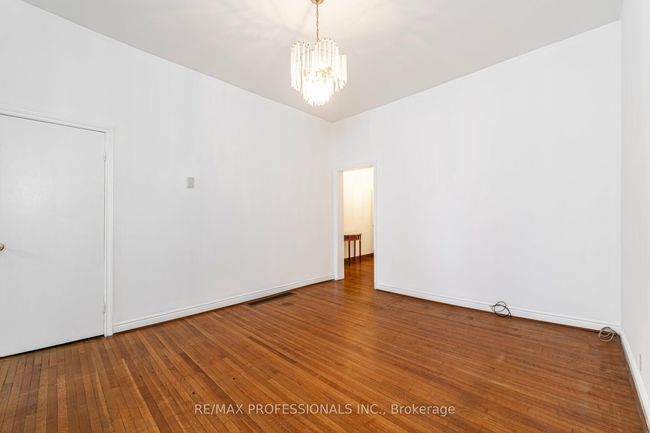 12 O'hara Ave, House attached with 3 bedrooms, 1 bathrooms and 1 parking in Toronto ON | Image 9